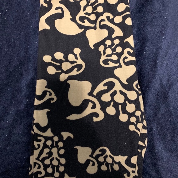 LuLaRoe leggings, gently worn - Picture 2 of 3